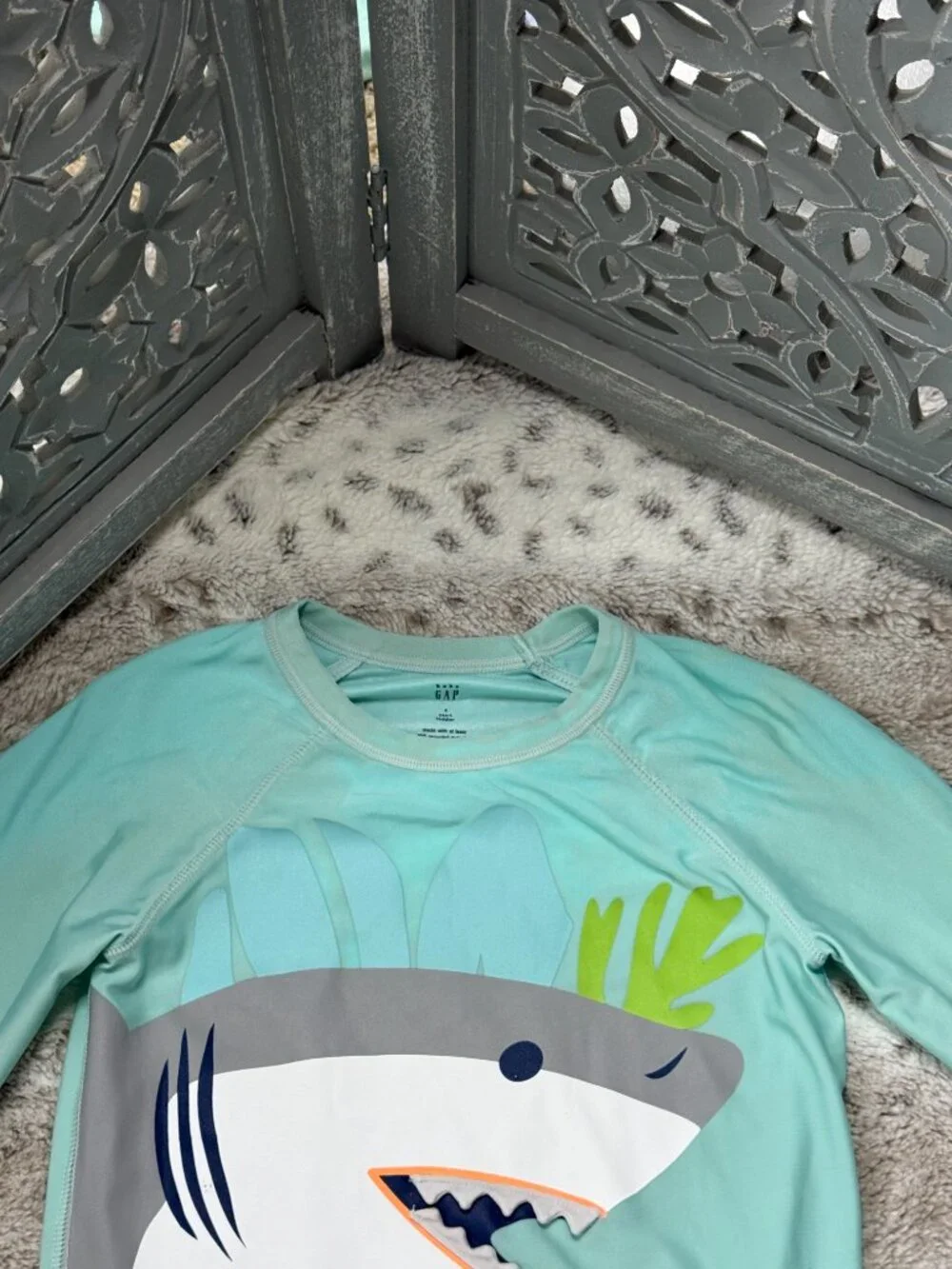 Baby GAP long sleeve rashguard boys 4T 3D shark tropical beach summer vacation